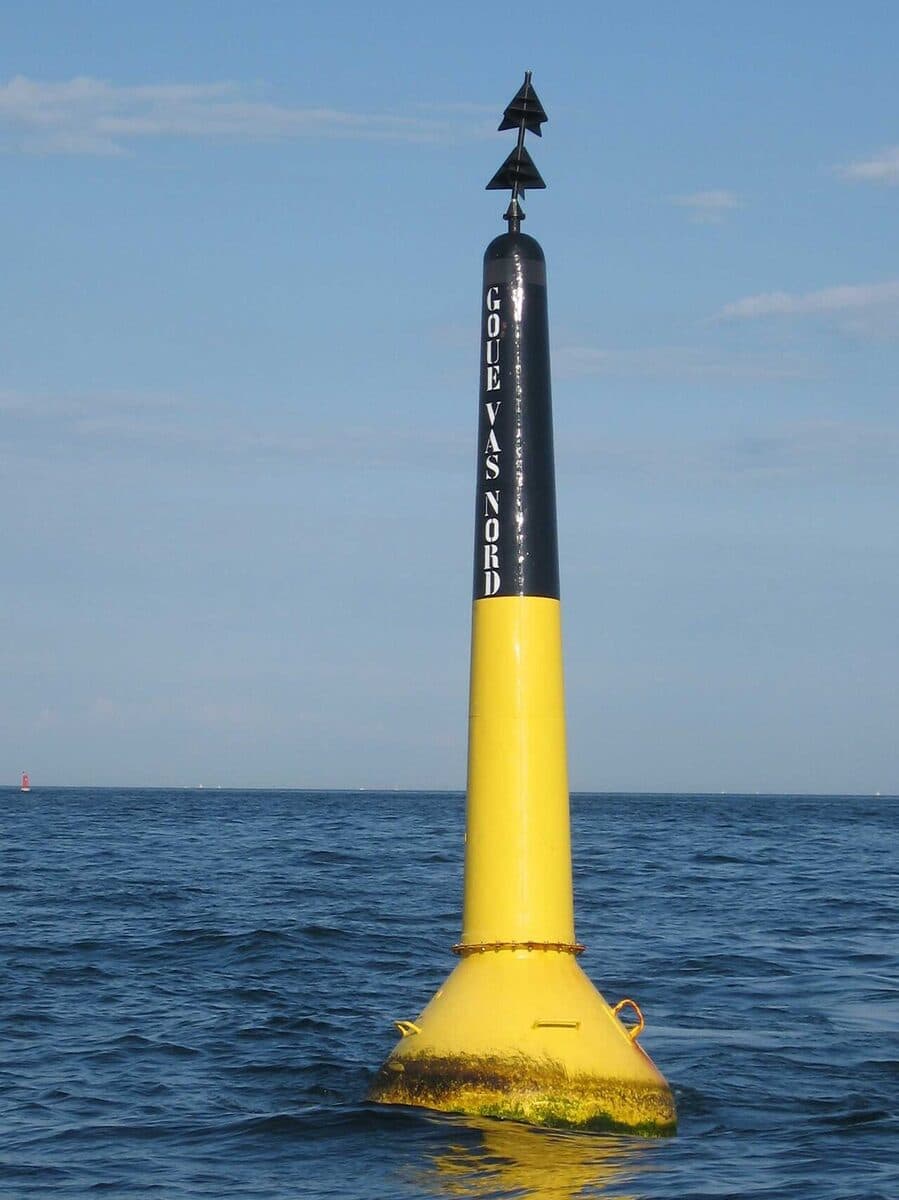 Noord-cardinale sparboei bij Lorient (Frankrijk)
